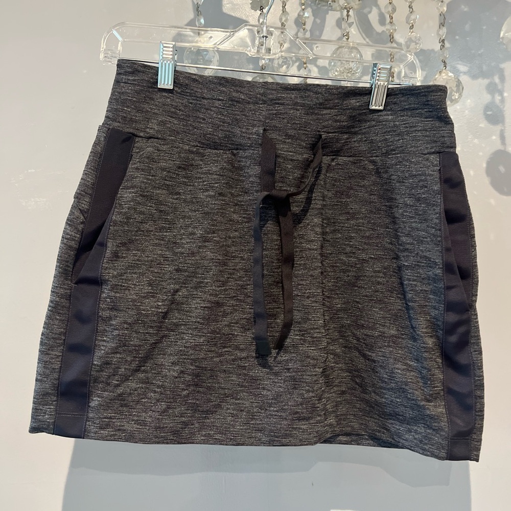 Athleta Women's Gray Skort. C045 - Picture 3 of 6
